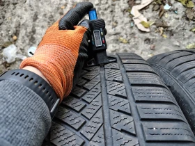 Гуми Зимни 255/50R19, снимка 3