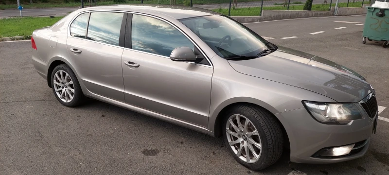 Skoda Superb 2.0TDI/4x4, снимка 2 - Автомобили и джипове - 48618029