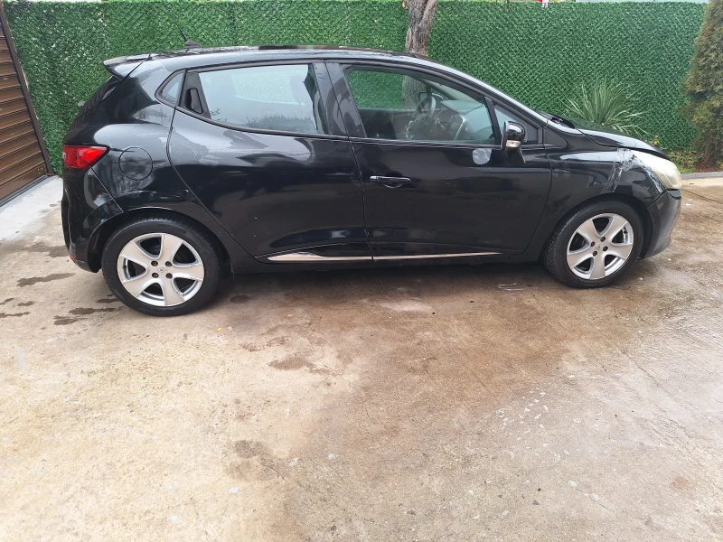 Renault Clio 1.2, снимка 2 - Автомобили и джипове - 52882457