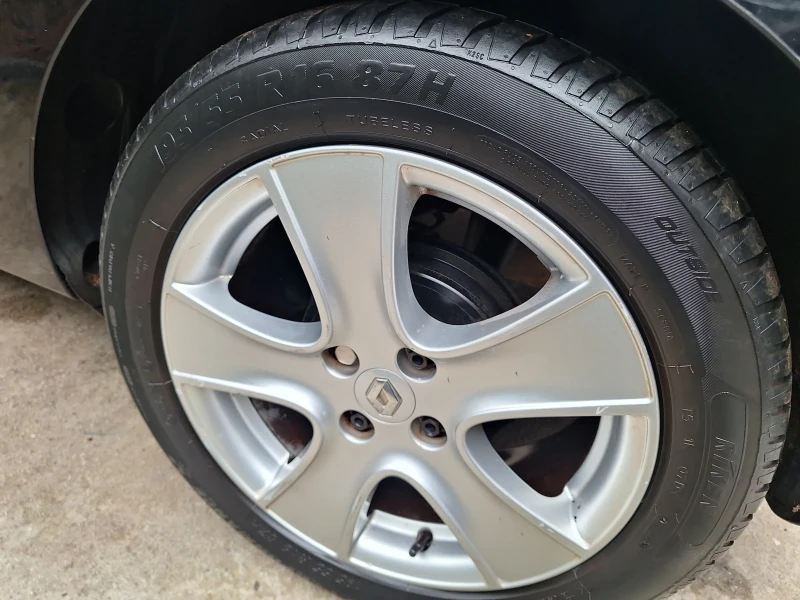 Renault Clio 1.2, снимка 8 - Автомобили и джипове - 52882457