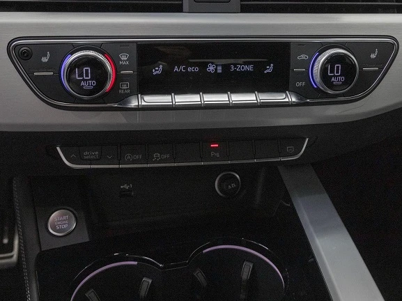 Audi A4 Avant 40 TFSI Quattro = S-line = Гаранция - изображение 6