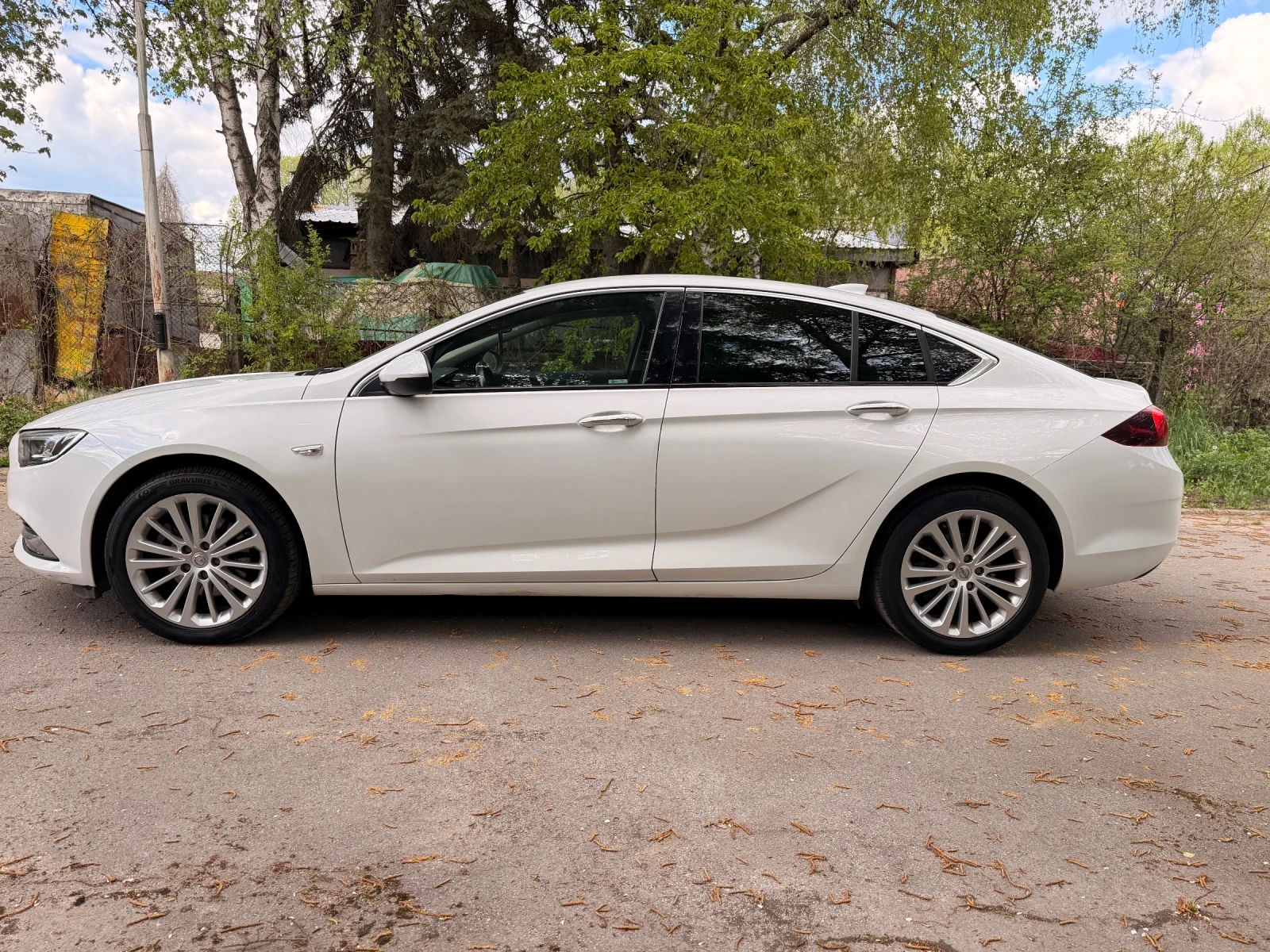 Opel Insignia 1, 6 d , снимка 7 - Автомобили и джипове - 47388969