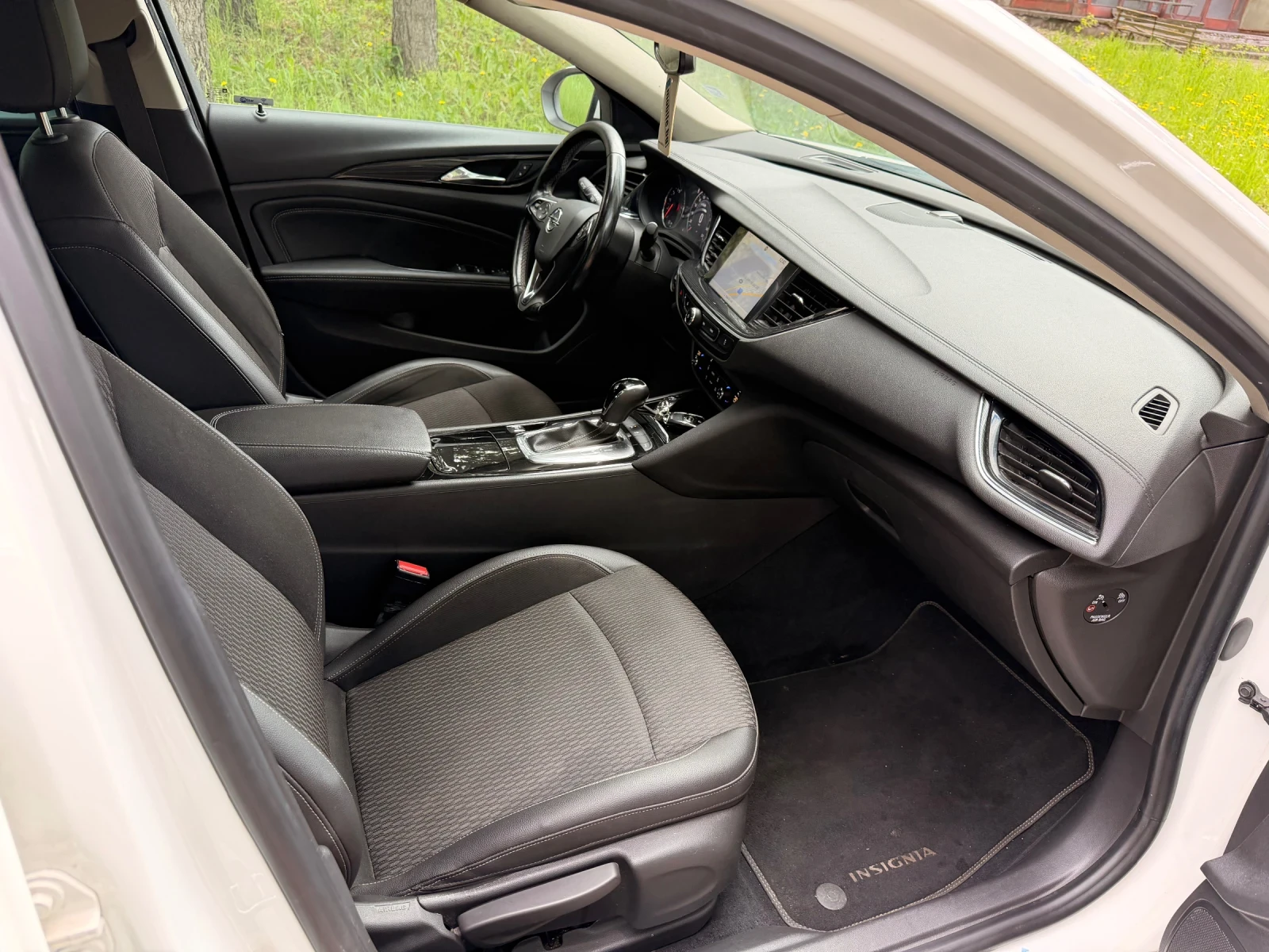 Opel Insignia 1, 6 d , снимка 12 - Автомобили и джипове - 47388969