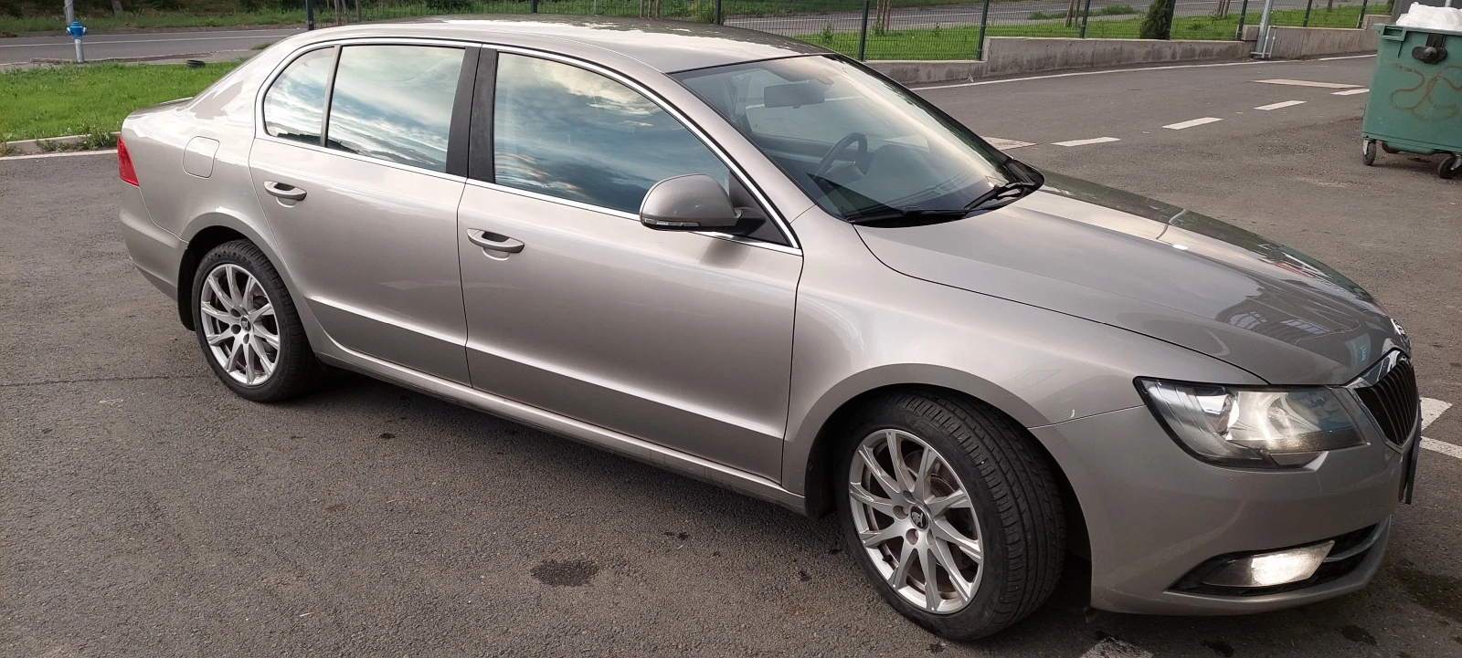 Skoda Superb 2.0TDI/4x4 - изображение 2