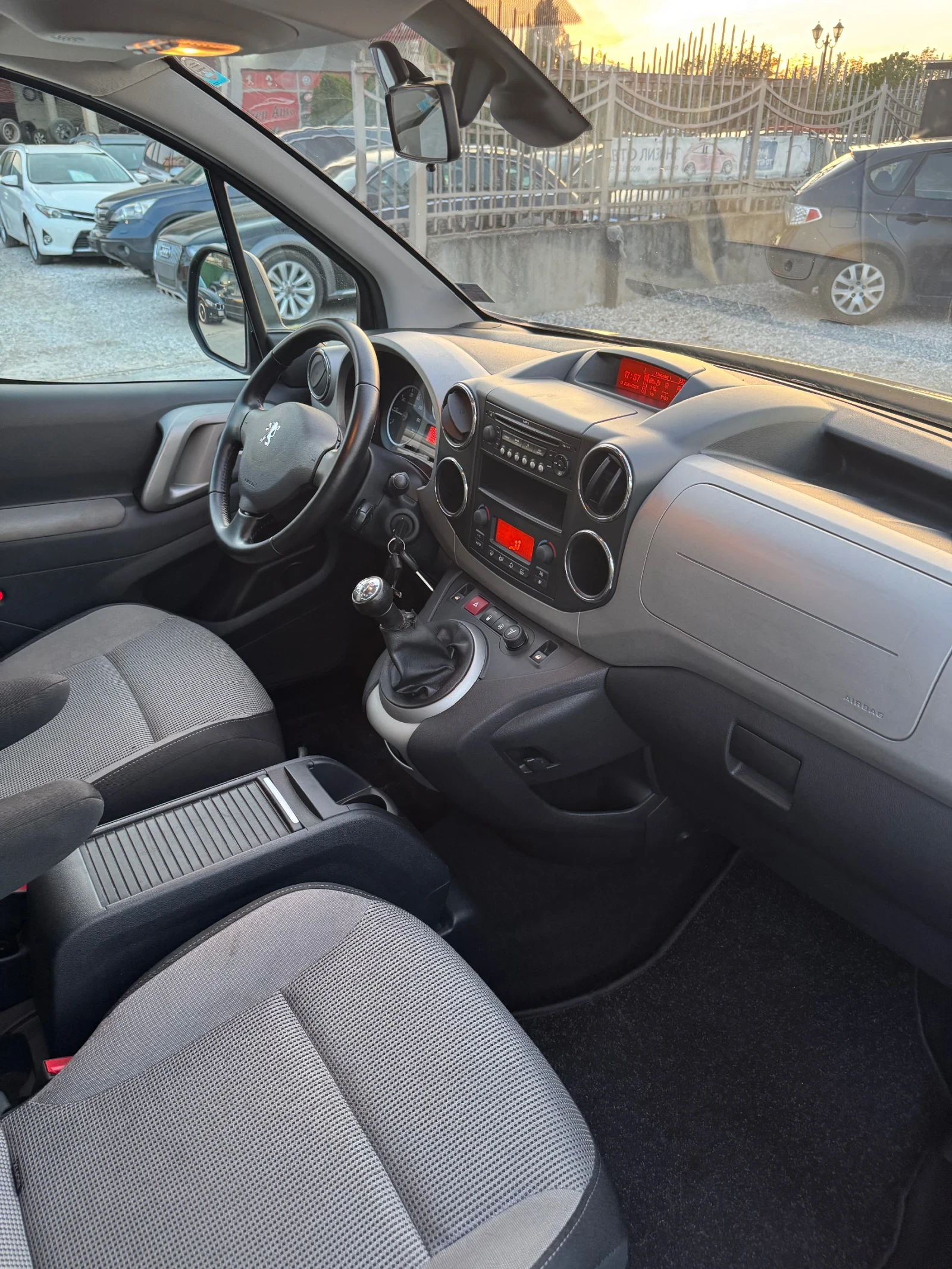 Peugeot Partner 1.6   | Mobile.bg   13