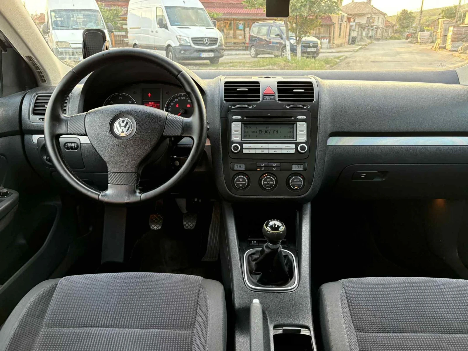 VW Jetta 1.9 TDI 105 КС - изображение 9