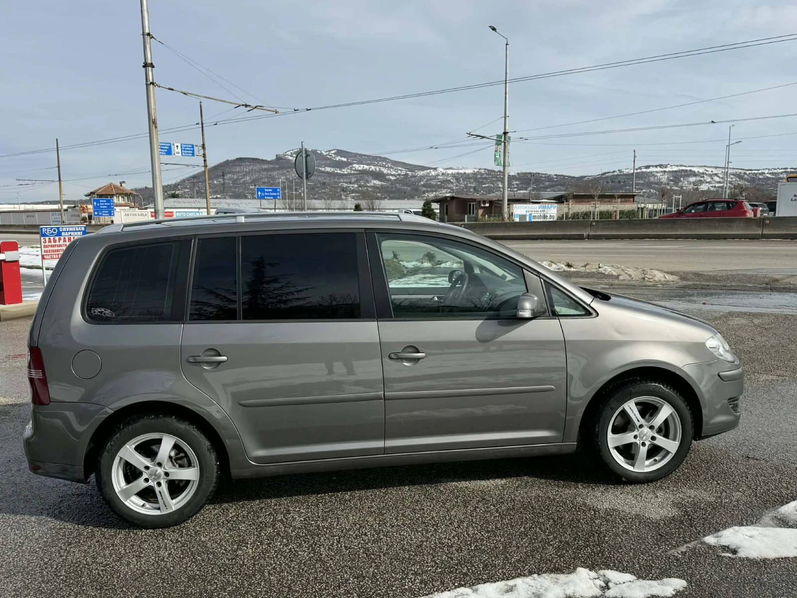 VW Touran TDI, снимка 4 - Автомобили и джипове - 53739446