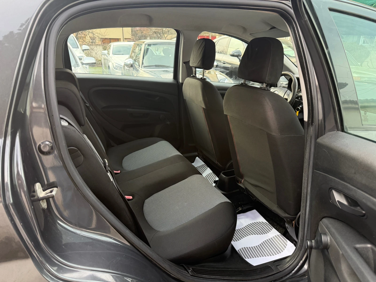 Fiat Punto 1.2I ГАЗОВ ИНЖЕКЦИОН, снимка 14 - Автомобили и джипове - 53740688