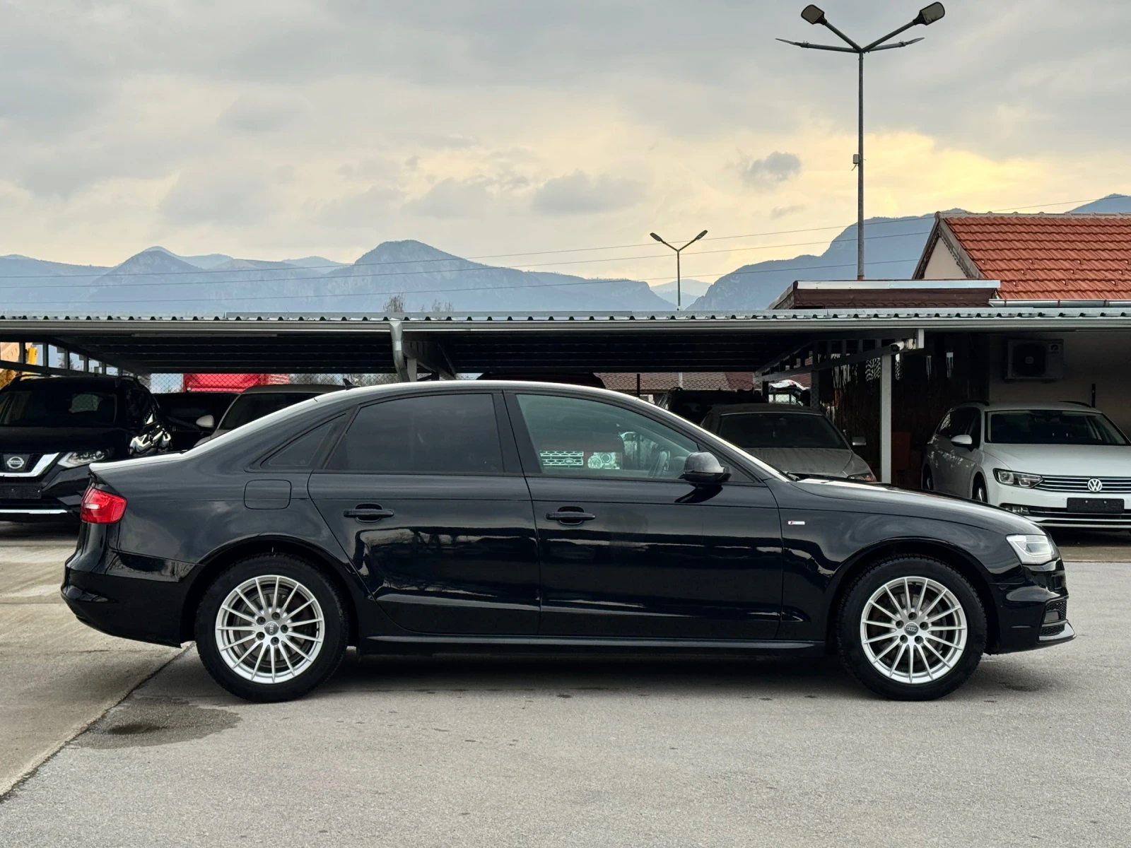 Audi A4 2.0TDI QUATTRO АЕТОМАТ S-Line, снимка 5 - Автомобили и джипове - 53978692