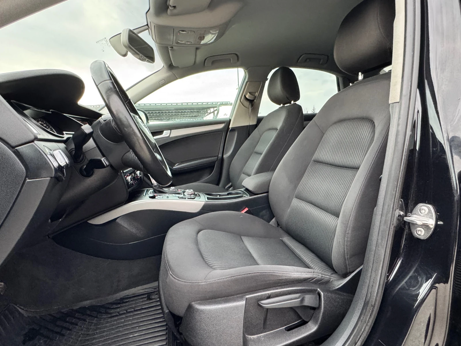 Audi A4 2.0TDI QUATTRO АЕТОМАТ S-Line, снимка 8 - Автомобили и джипове - 53978692