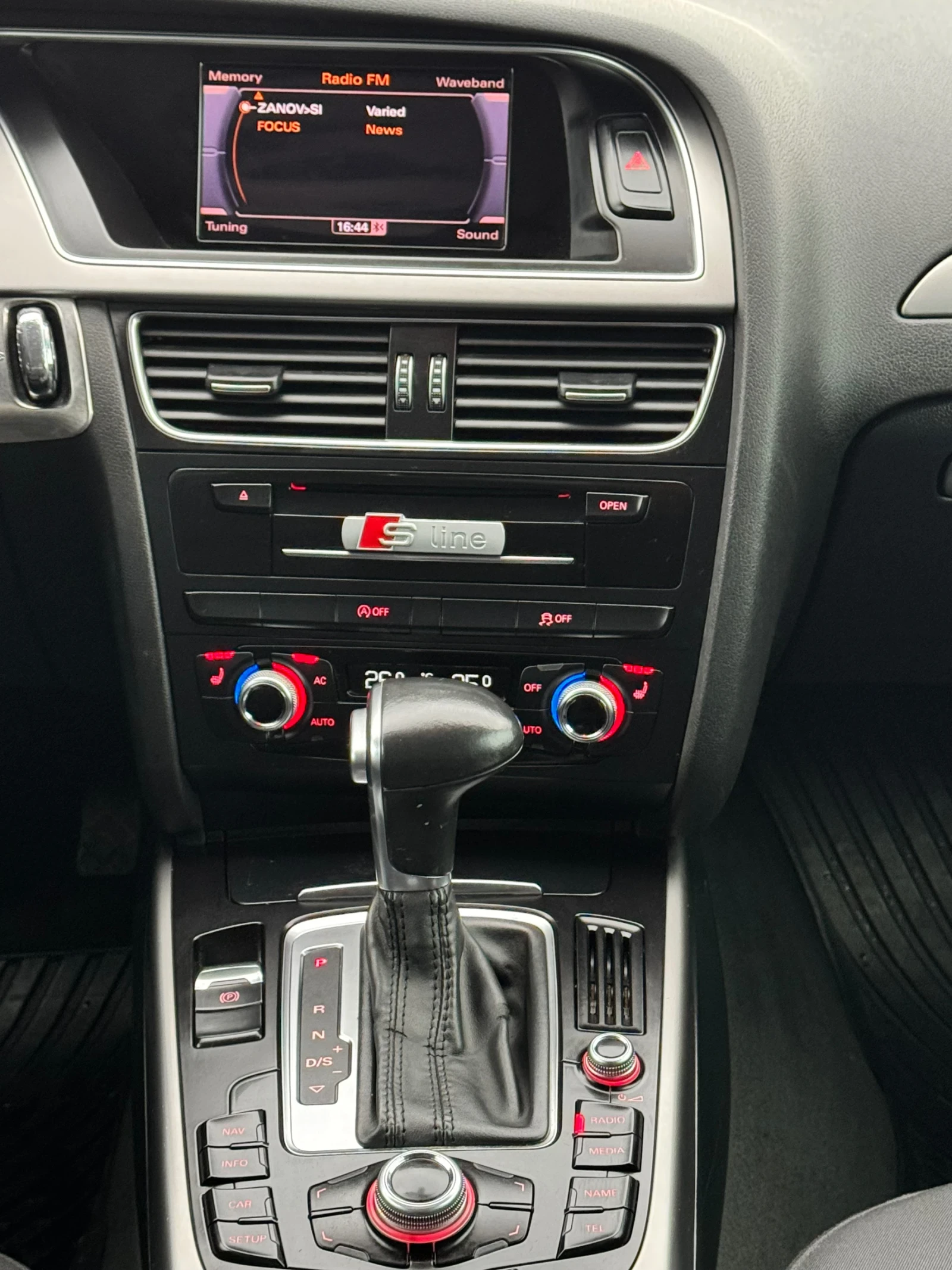 Audi A4 2.0TDI QUATTRO АЕТОМАТ S-Line, снимка 13 - Автомобили и джипове - 53978692