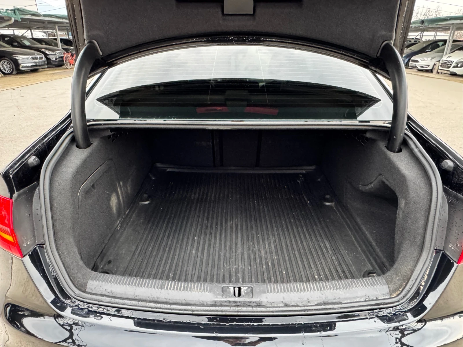 Audi A4 2.0TDI QUATTRO АЕТОМАТ S-Line, снимка 10 - Автомобили и джипове - 53978692