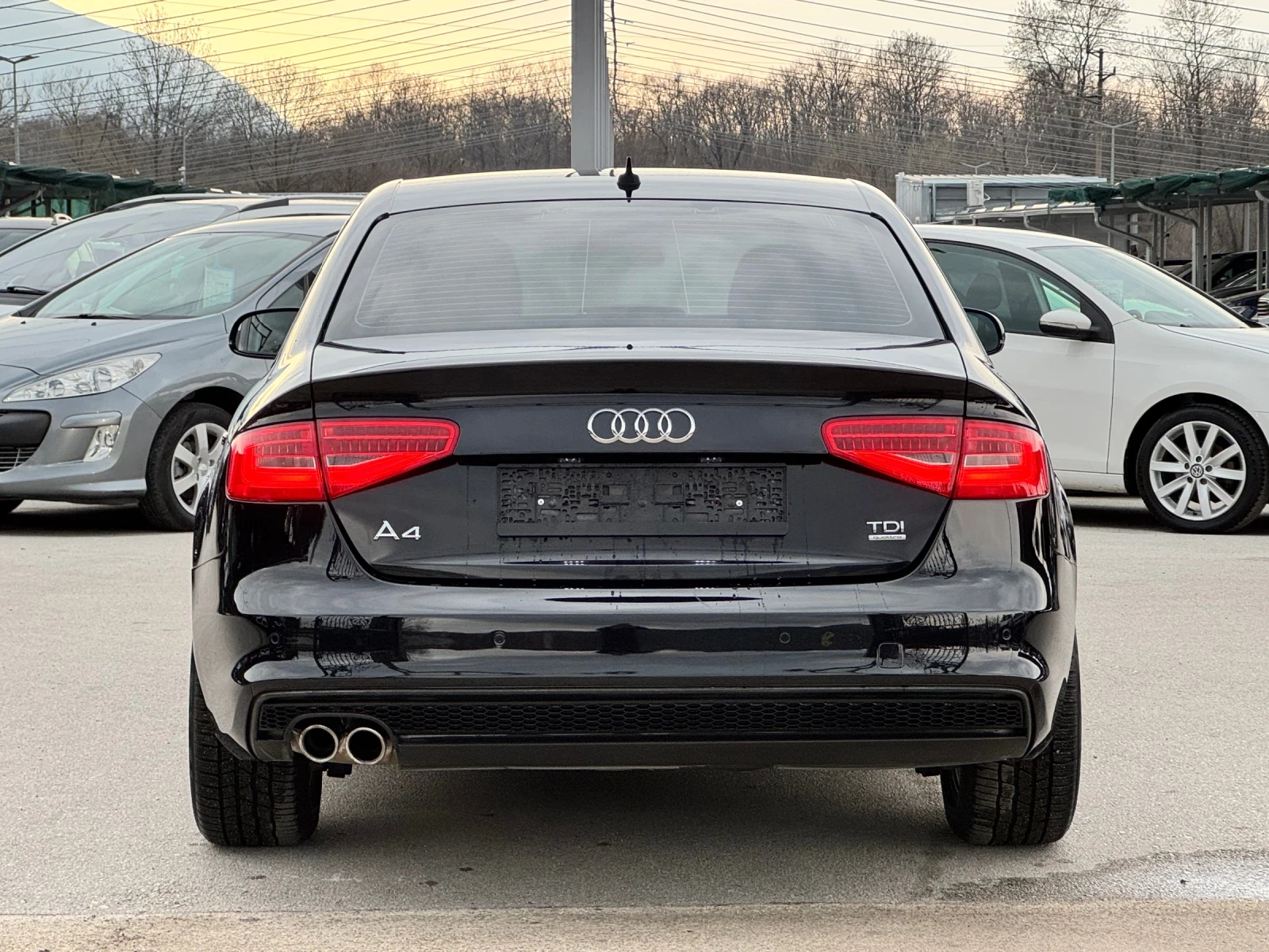 Audi A4 2.0TDI QUATTRO АЕТОМАТ S-Line, снимка 11 - Автомобили и джипове - 53978692