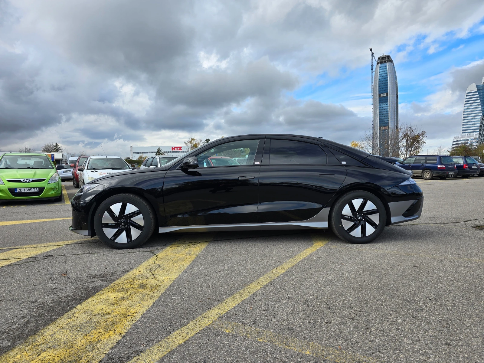 Hyundai Ioniq 6 НОВА КОЛА | ГАРАНЦИЯ | 4x4 | 325 к.с. | 77.4 kWh, снимка 5 - Автомобили и джипове - 54081763