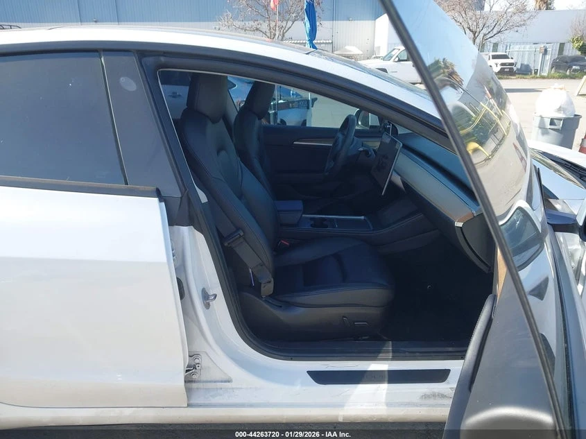 Tesla Model 3 Rear-Wheel Drive, снимка 5 - Автомобили и джипове - 54324127