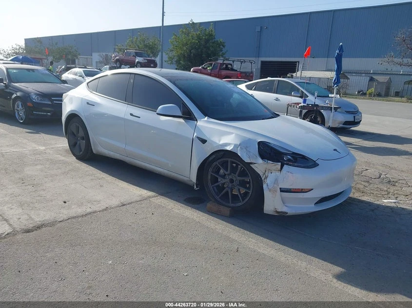Tesla Model 3 Rear-Wheel Drive, снимка 2 - Автомобили и джипове - 54324127