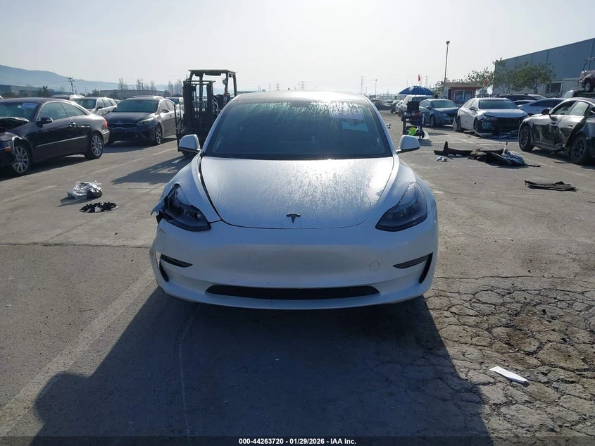 Tesla Model 3 Rear-Wheel Drive, снимка 13 - Автомобили и джипове - 54324127