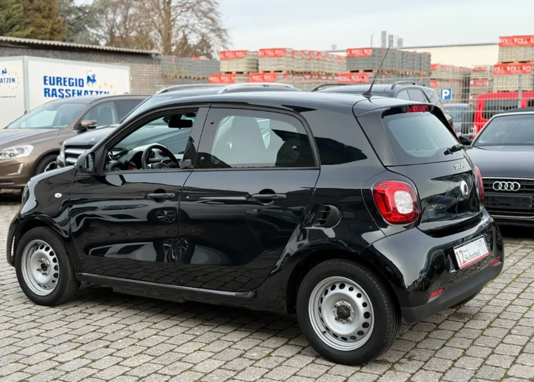 Smart Forfour electric drive / EQ, снимка 5 - Автомобили и джипове - 54368303