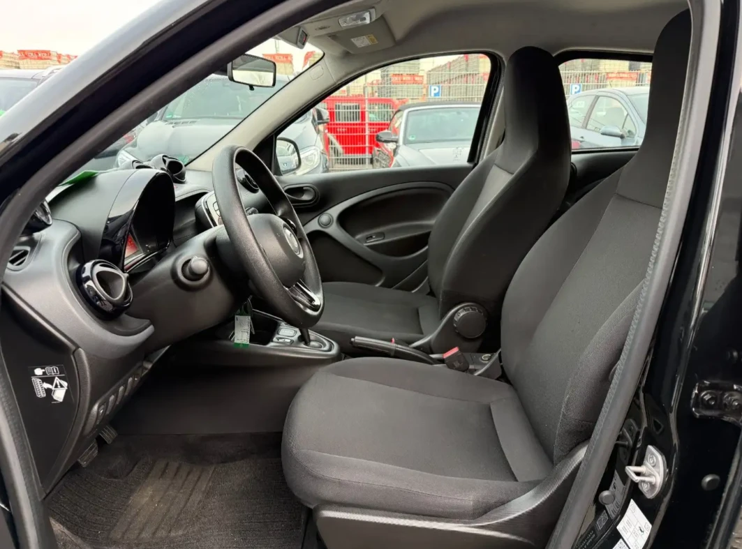 Smart Forfour electric drive / EQ, снимка 11 - Автомобили и джипове - 54368303