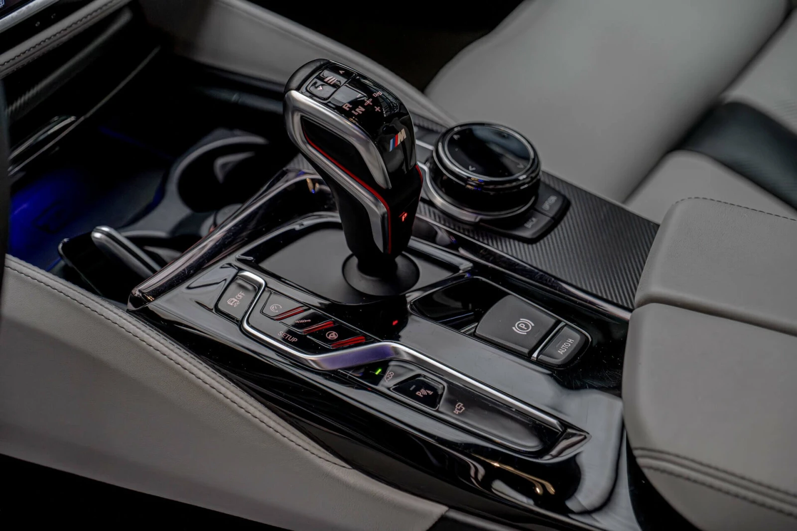 BMW M5 F90/4.4 V8/MXD/RSE/Bowers&Wilkins/Керамика/Карбон/, снимка 9 - Автомобили и джипове - 54623424