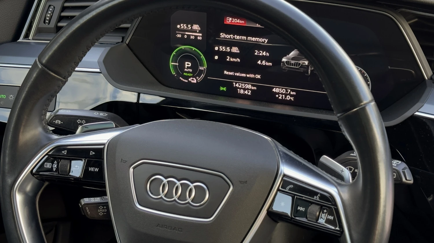 Audi E-Tron 55Quattro 140хил.ГАРАНЦИЯ! Distronic Панорама Кожа, снимка 10 - Автомобили и джипове - 54792819