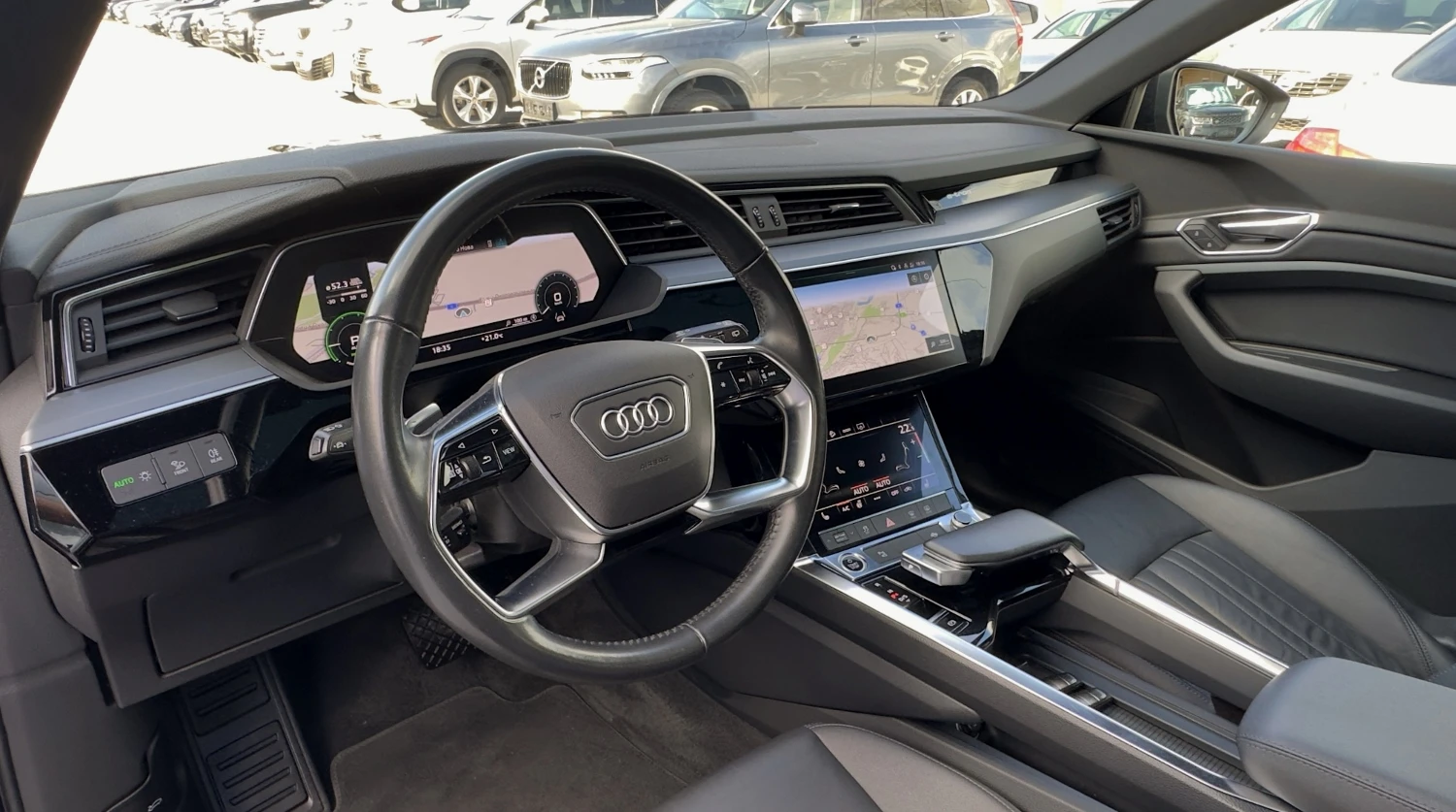 Audi E-Tron 55Quattro 140хил.ГАРАНЦИЯ! Distronic Панорама Кожа, снимка 7 - Автомобили и джипове - 54792819