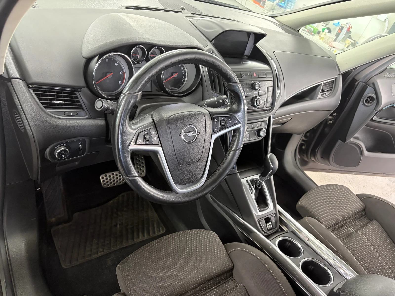 Opel Zafira 2.0CDTI, NAVI, BIKE, снимка 6 - Автомобили и джипове - 54811990