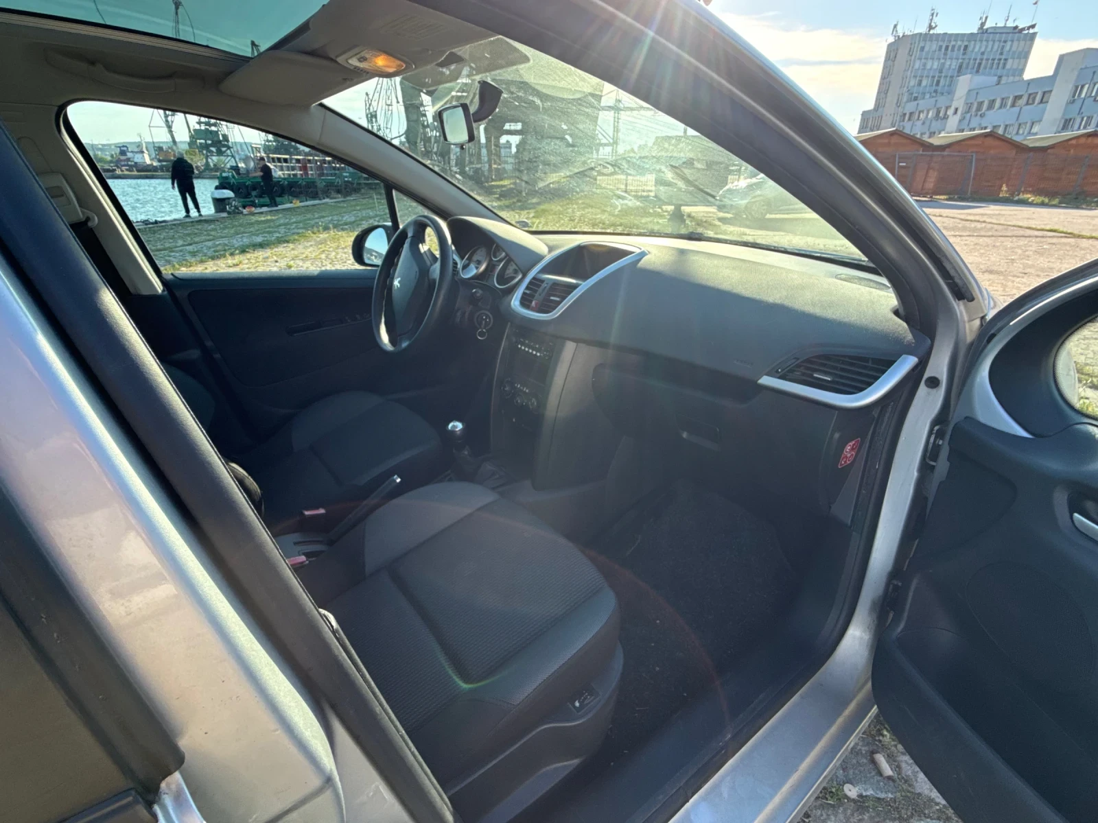 Peugeot 207 1.4i, снимка 13 - Автомобили и джипове - 54875178
