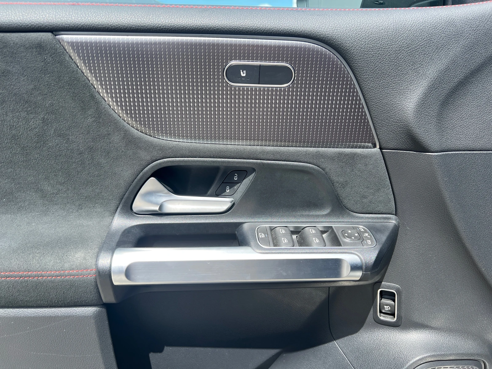Mercedes-Benz EQB 300 4MATIC, снимка 10 - Автомобили и джипове - 54921455