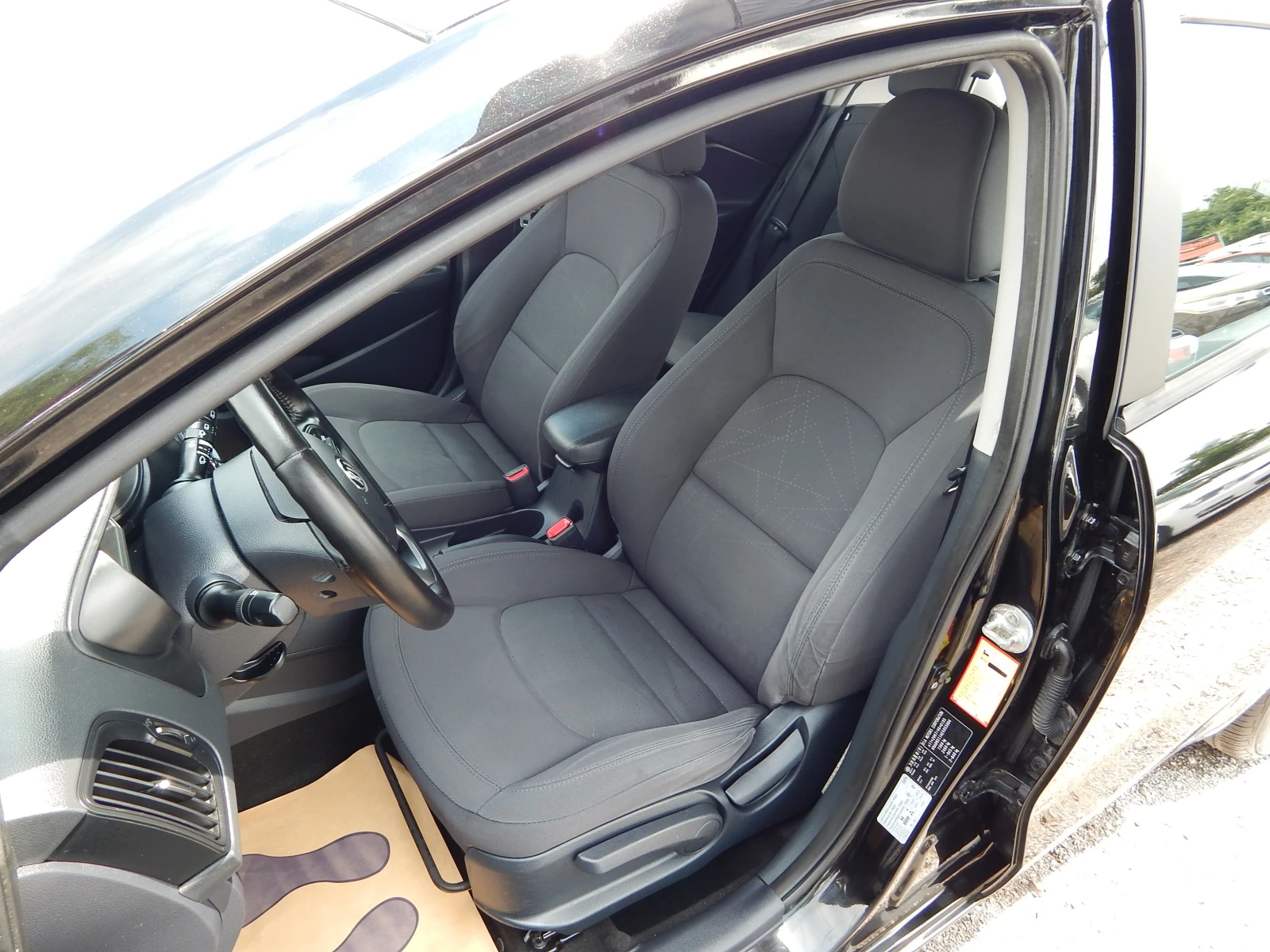 Kia Rio 1.2i* ПЕРФЕКТНА* , снимка 11 - Автомобили и джипове - 55132430