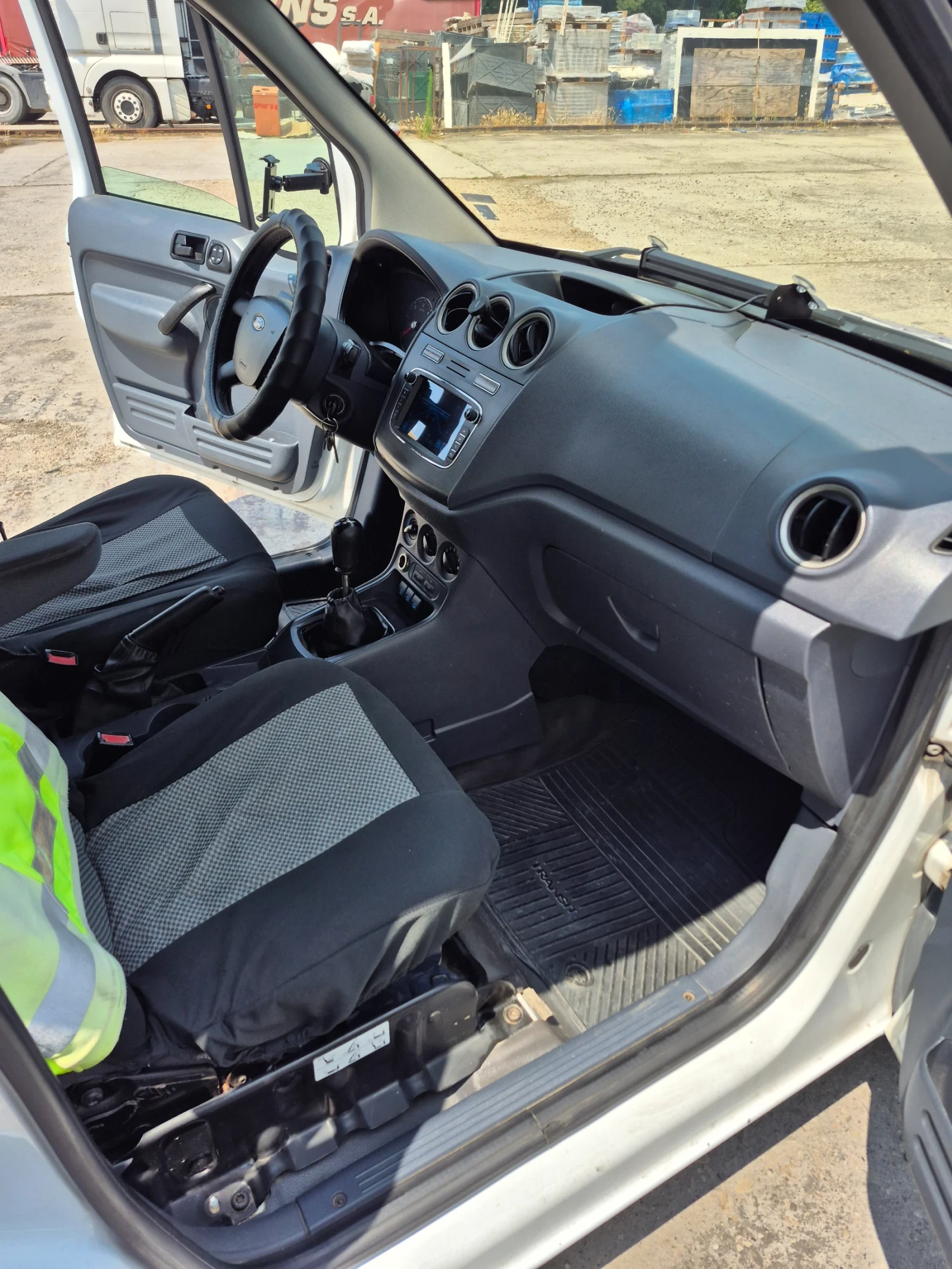 Ford Connect, снимка 13 - Автомобили и джипове - 55147123