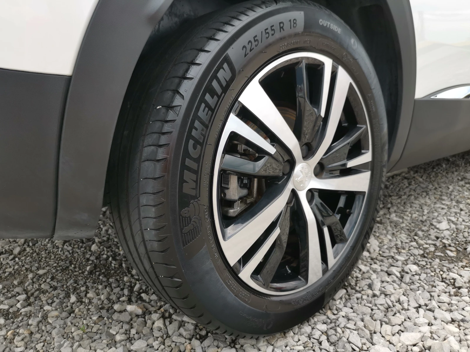 Peugeot 3008 1.2i GT FACELIFT 32k KM, снимка 12 - Автомобили и джипове - 55265290