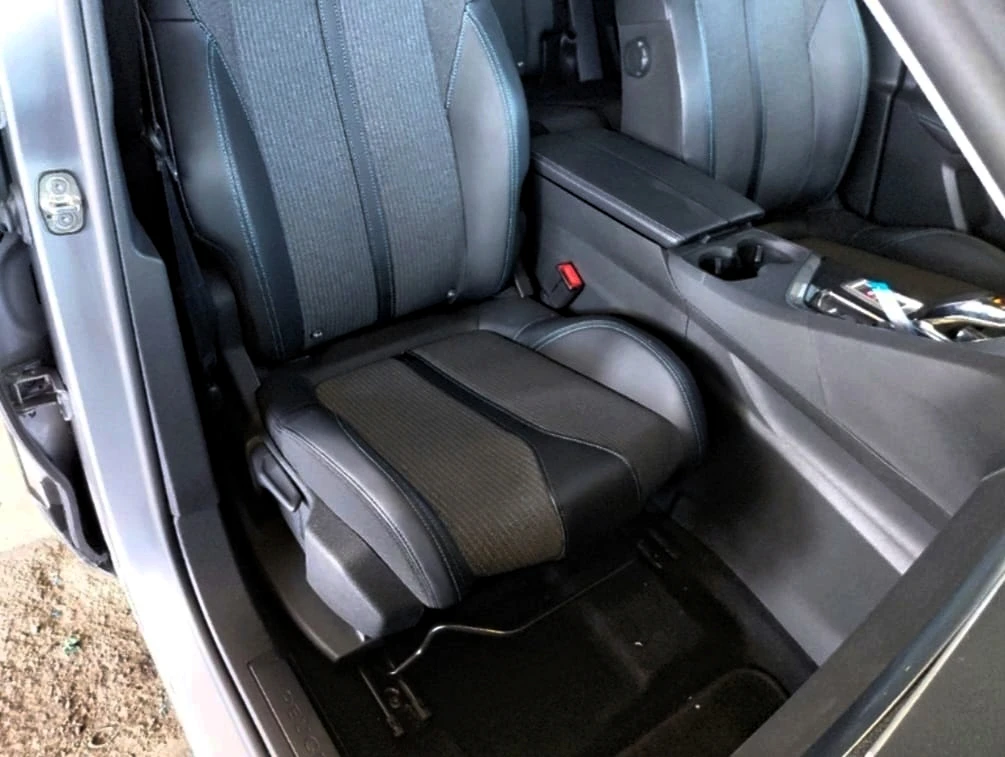 Peugeot 3008 PLUG-IN-HYBRID 180 EAT8 ALLURE, снимка 9 - Автомобили и джипове - 55457274