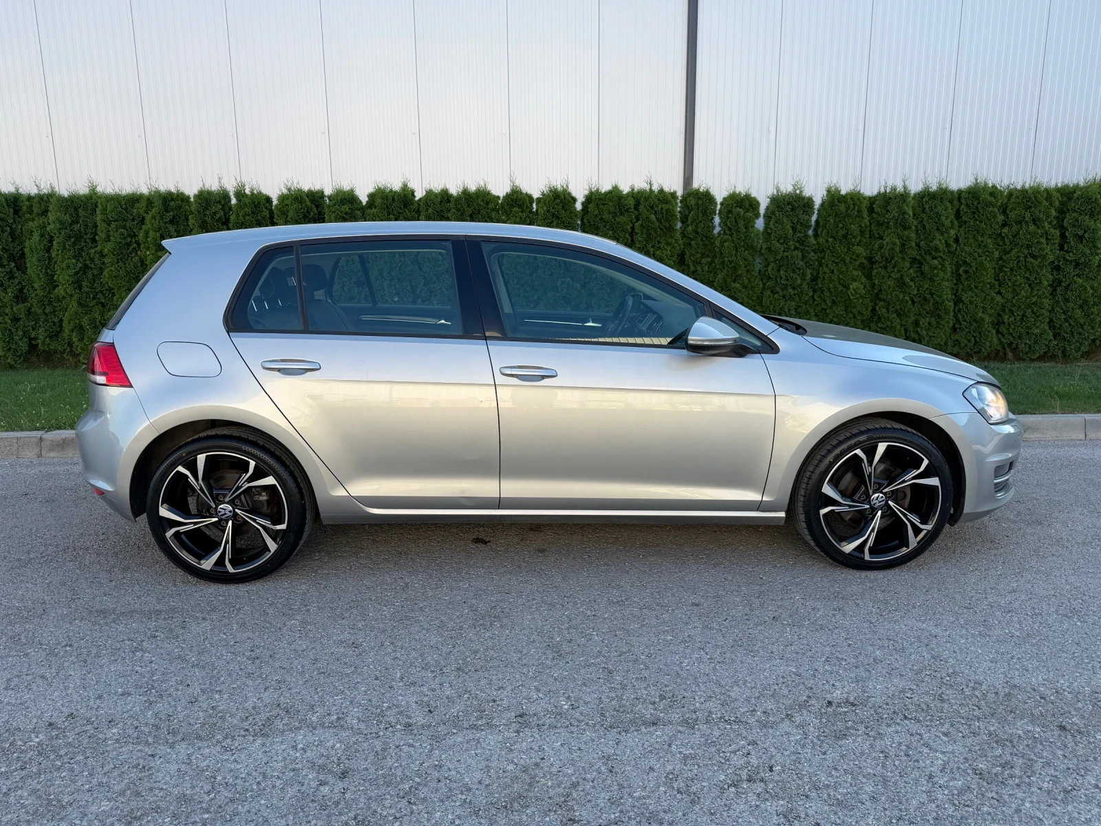VW Golf 1.4tsi 140k.c* DSG* ACC* Камера* 7ск* ЛИЗИНГ, снимка 4 - Автомобили и джипове - 55610532