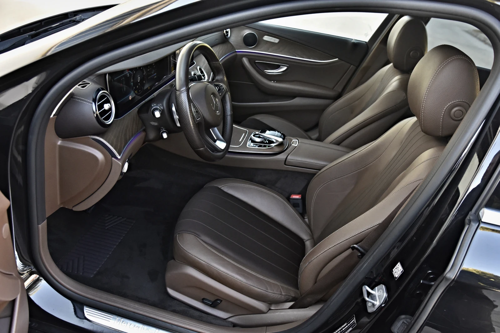 Mercedes-Benz E 220 D 4M * 9G* AVANGARDE-LINE* MULTIBEAM LIGHT* DIGITA, снимка 8 - Автомобили и джипове - 55998718