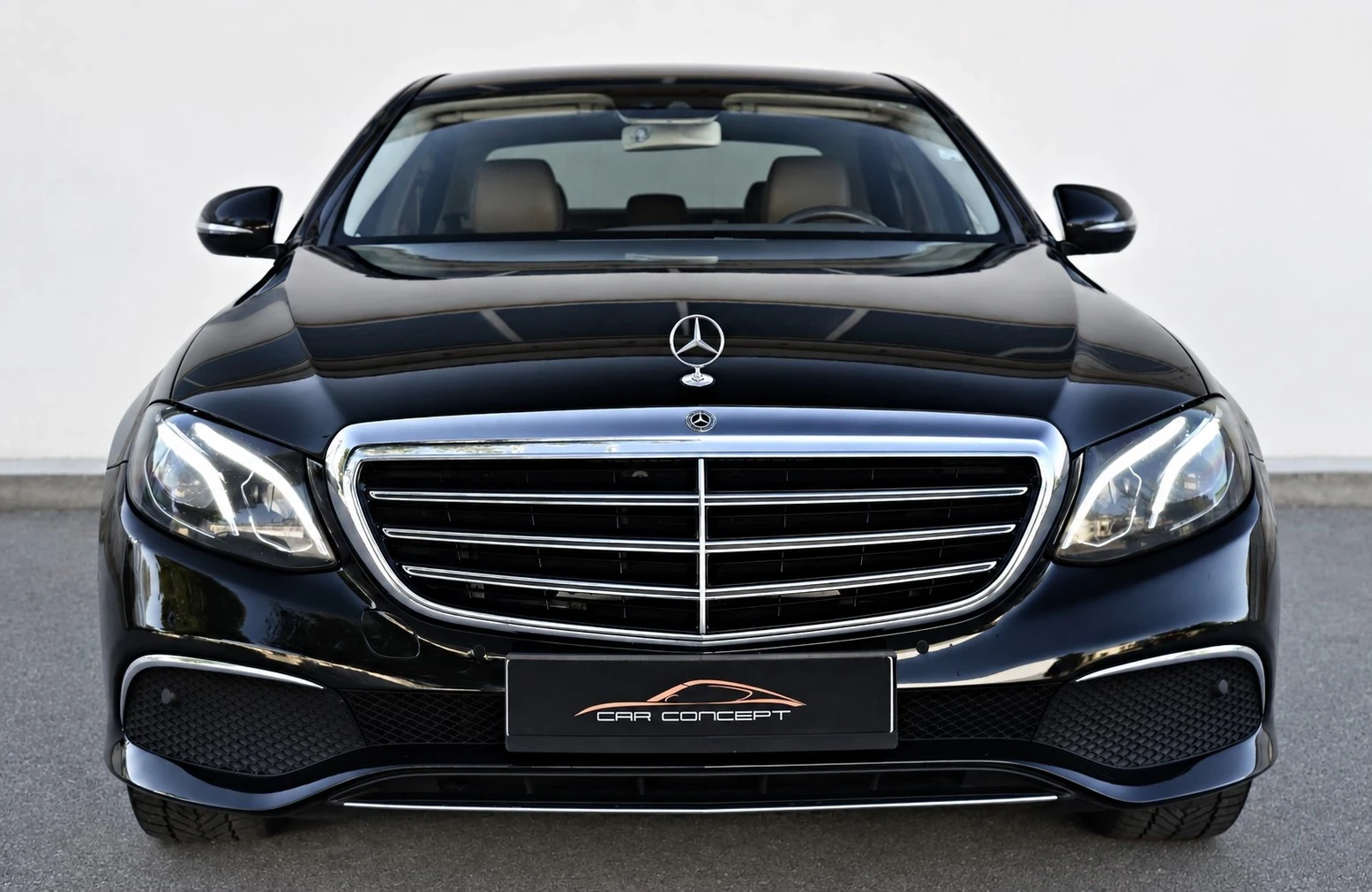 Mercedes-Benz E 220 D 4M * 9G* AVANGARDE-LINE* MULTIBEAM LIGHT* DIGITA, снимка 2 - Автомобили и джипове - 55998718