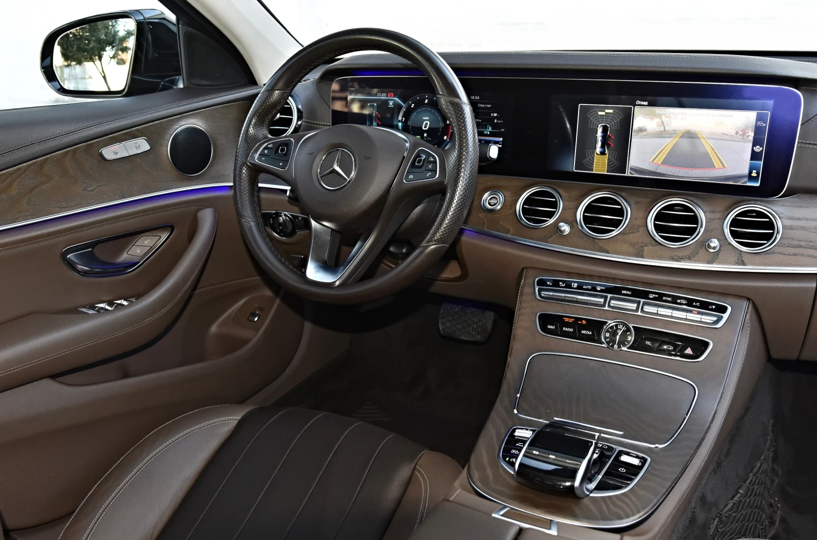 Mercedes-Benz E 220 D 4M * 9G* AVANGARDE-LINE* MULTIBEAM LIGHT* DIGITA, снимка 10 - Автомобили и джипове - 55998718