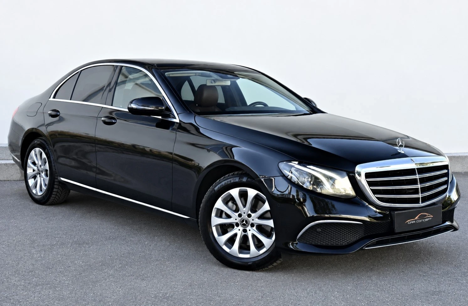 Mercedes-Benz E 220 D 4M * 9G* AVANGARDE-LINE* MULTIBEAM LIGHT* DIGITA, снимка 3 - Автомобили и джипове - 55998718