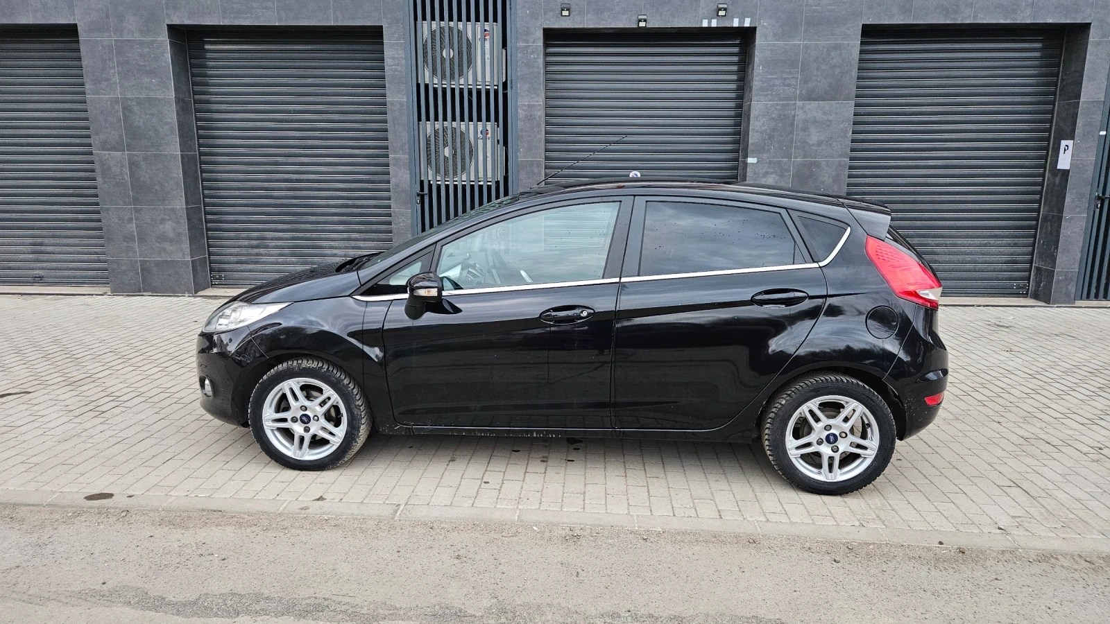 Ford Fiesta 1.4 газ BRC, климатроник, keyless , снимка 5 - Автомобили и джипове - 56262472