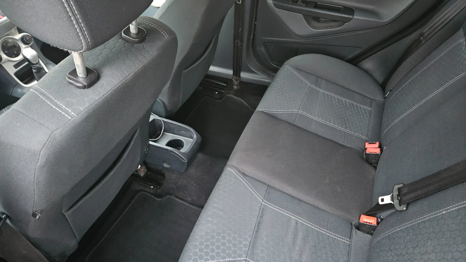 Ford Fiesta 1.4 газ BRC, климатроник, keyless , снимка 17 - Автомобили и джипове - 56262472