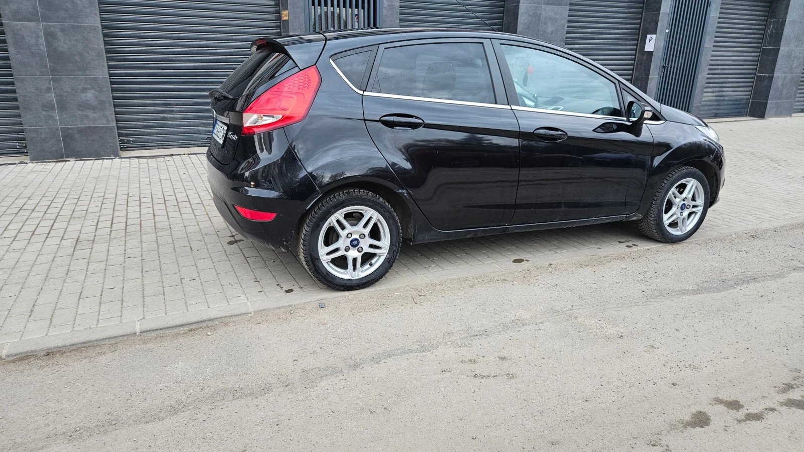 Ford Fiesta 1.4 газ BRC, климатроник, keyless , снимка 3 - Автомобили и джипове - 56262472