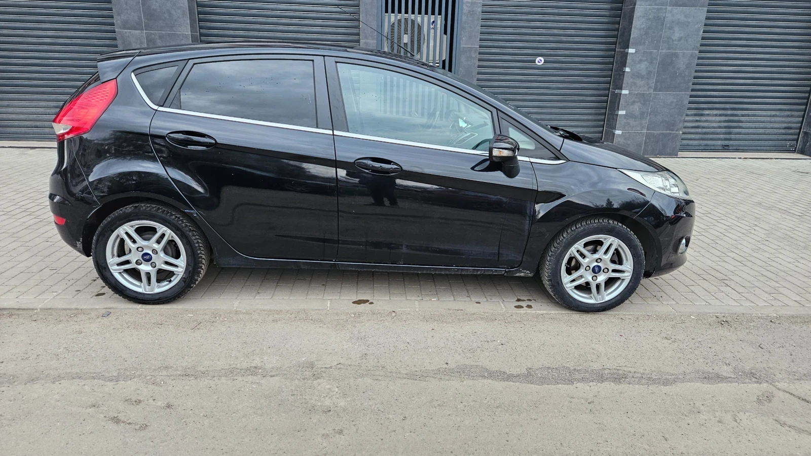 Ford Fiesta 1.4 газ BRC, климатроник, keyless , снимка 2 - Автомобили и джипове - 56262472