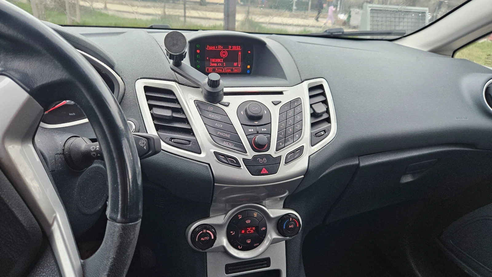 Ford Fiesta 1.4 газ BRC, климатроник, keyless , снимка 14 - Автомобили и джипове - 56262472