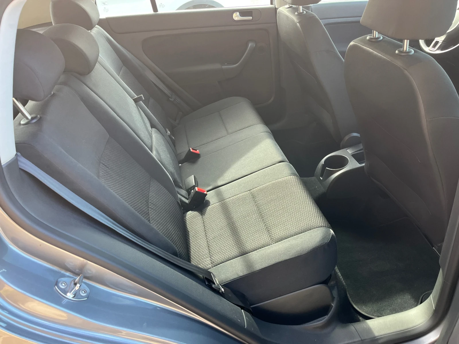 VW Golf Plus 1.6 I. 102 кс. 157 Х КМ, снимка 8 - Автомобили и джипове - 56285430