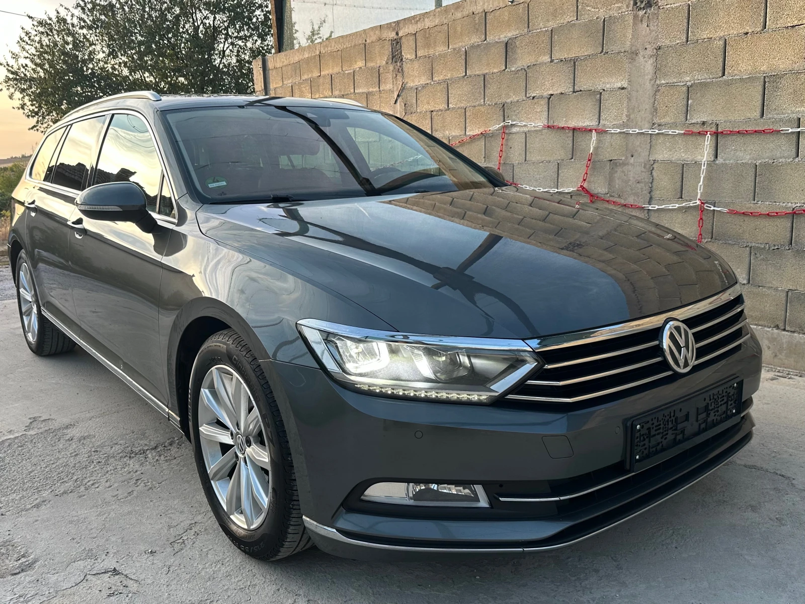 VW Passat 2.0TDI Highline, Дигитал, Панорама, История, снимка 7 - Автомобили и джипове - 56330963