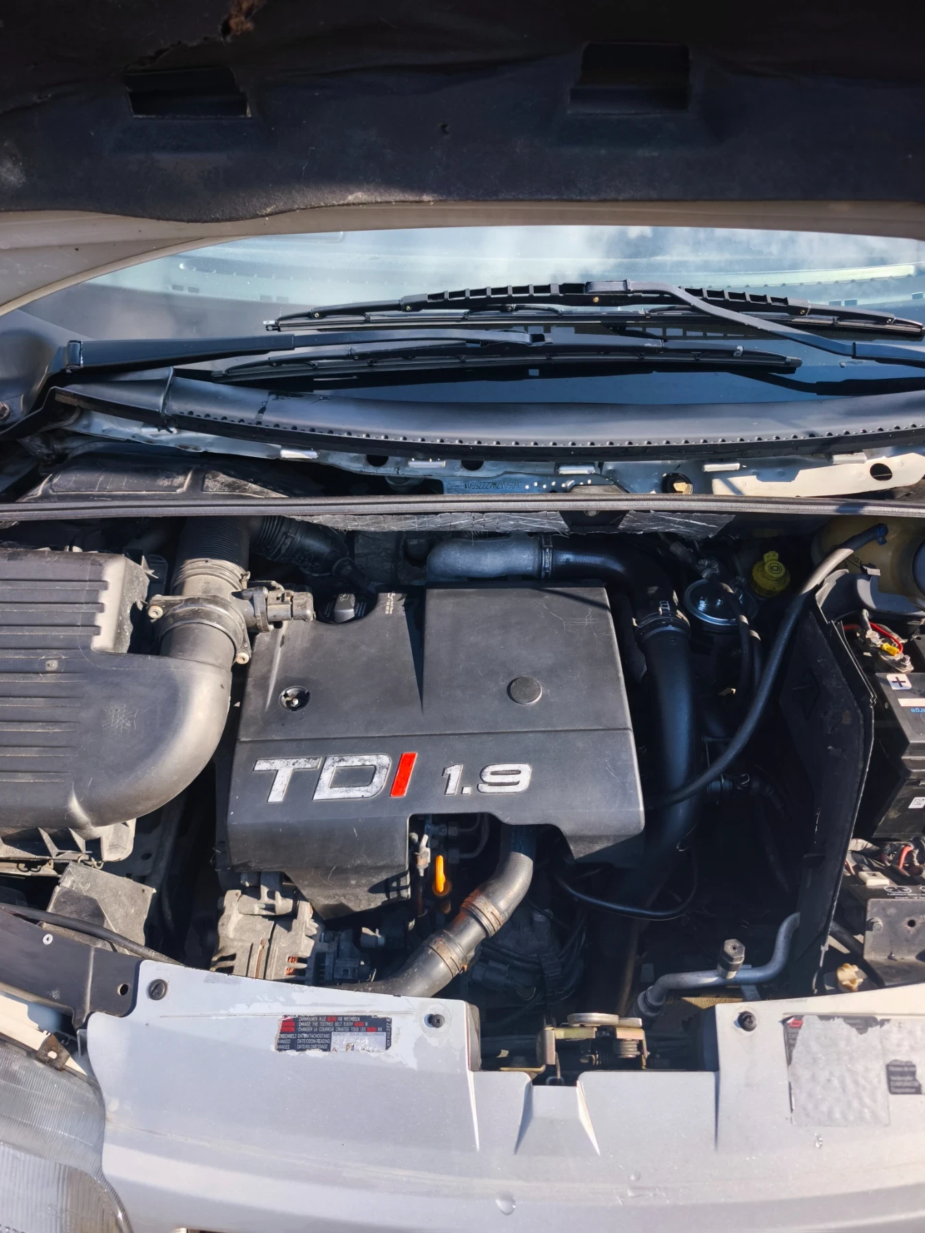 Seat Alhambra 1.9 TDI, снимка 12 - Автомобили и джипове - 56416857