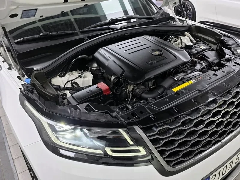 Land Rover Range Rover Velar, снимка 6 - Автомобили и джипове - 54515156