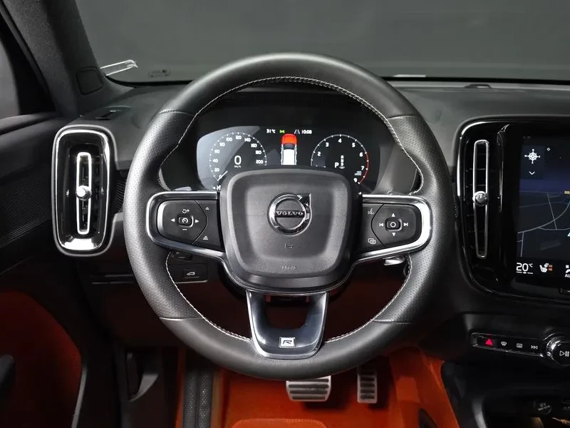 Volvo XC40 T4 R-Design, снимка 14 - Автомобили и джипове - 55263042