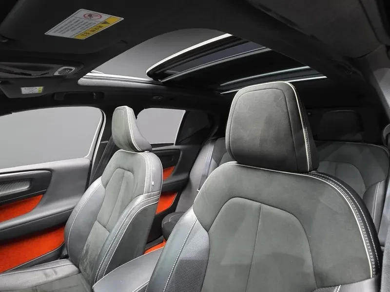 Volvo XC40 T4 R-Design, снимка 11 - Автомобили и джипове - 55263042