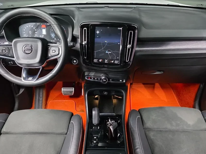 Volvo XC40 T4 R-Design, снимка 7 - Автомобили и джипове - 55263042